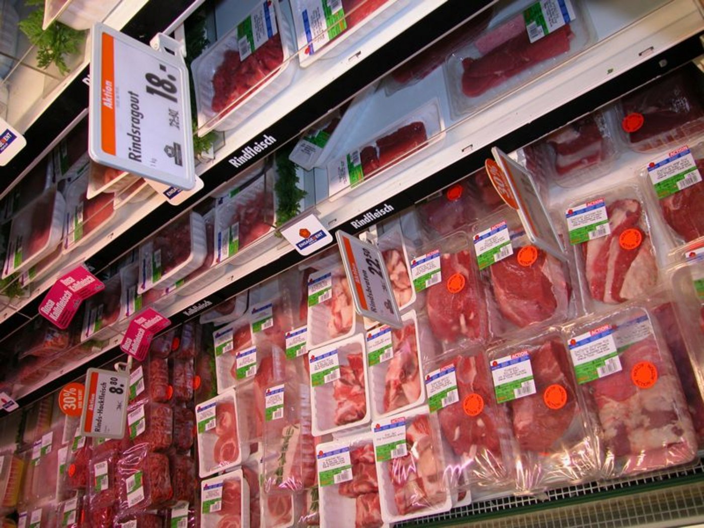 Der Fleisch-pro-Kopf-Konsum ist im letzten Jahr leicht angestiegen. (Bild: BauZ)