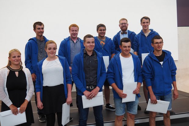 Strickhof: Keine Feier, aber eine Verabschiedung Klasse 3W: Sie haben das Diplom Landwirt(in) EFZ in der Erstausbildung erworben. (Bilder: chw)
