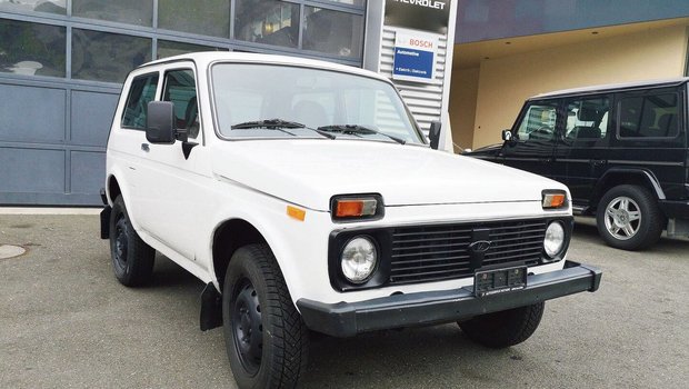 Ein Lada Niva: 30er-Jeepli mit grünem Nummernschild dürfen im Grundsatz nur für landwirtschaftliche Fahrten benutzt werden. Bei illegalen Fahrten besteht ausserdem die Gefahr von Schwierigkeiten mit der Versicherung bei einem Unfall.