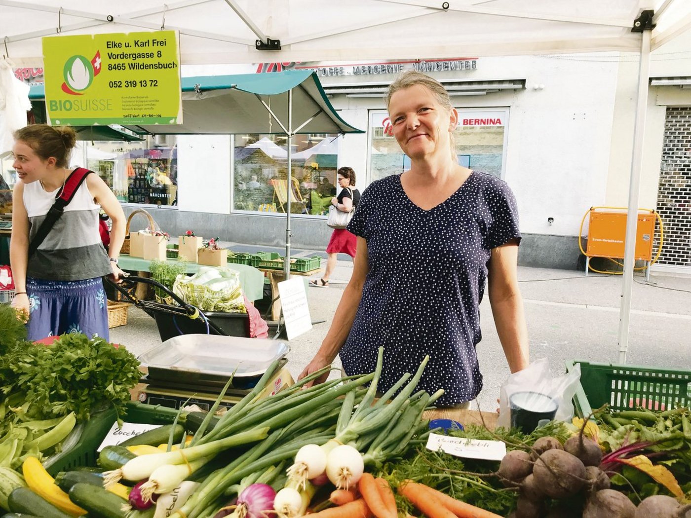 Elke Frei aus Wildensbuch hat übers ganze Jahr ein saisonales Angebot, das ausschliesslich von ihrem Biobetrieb stammt.
