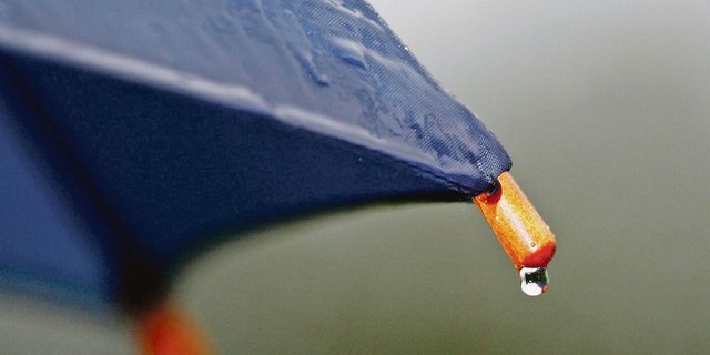 Der Westwind bringt aktuell Niederschläge. Diese fallen aber regional ganz unterschiedlich aus – die Alpen spielen nämlich eine wichtige Rolle.