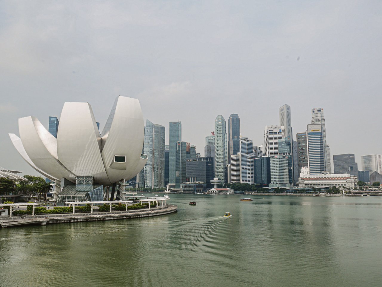Im Bankendistrikt von Singapur reiht sich Hochhaus an Hochhaus. Der Inselstaat hat sich international als Finanzplatz etabliert.(Bilder Debora Moos)