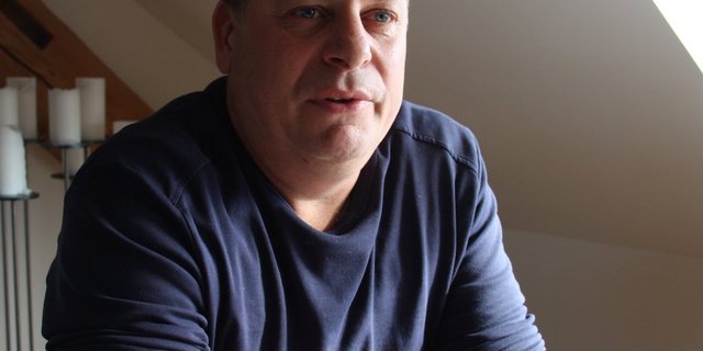 Für Rolf Etter ist die Mutterkuhhaltung in seiner Betriebsgemeinschaft gefährdet. (Bild Andrea Wyss)