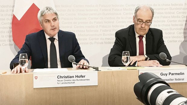 «Diese Vorgabe ist umstritten, das ist mir bekannt»: Christian Hofer gibt sich zurückhaltend, wenn man ihn fragt, ob auf die 3,5 % Biodiversitäts-Förderfläche im Ackerbau nicht verzichtet werden sollte. 