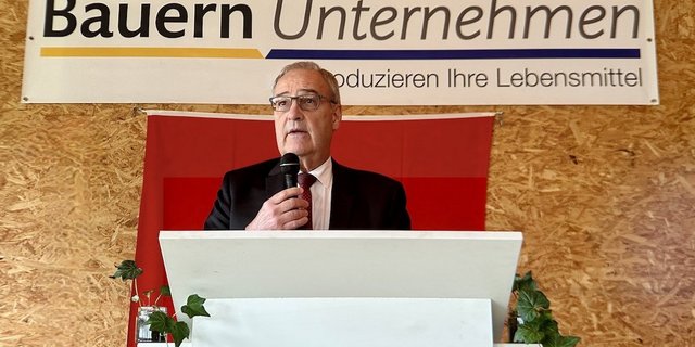 Bundesrat Guy Parmelin am Rednerpult.
