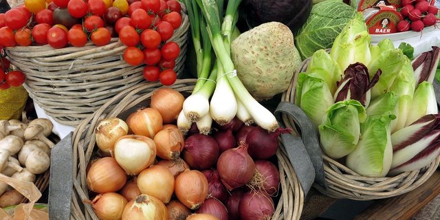 Das Biobarometer Schweiz ist eine seit dem Jahr 2016 alle zwei Jahre durchgeführte Repräsentativbefragung zur Einstellung, zum Verbrauch und zum Wissen über Bioprodukte. Ziel der Studie ist es, aktuelle und zukünftige Konsumtrends zu untersuchen und deren Veränderungen über die Zeit sichtbar zu machen. (Bild  b1-foto / Pixabay)