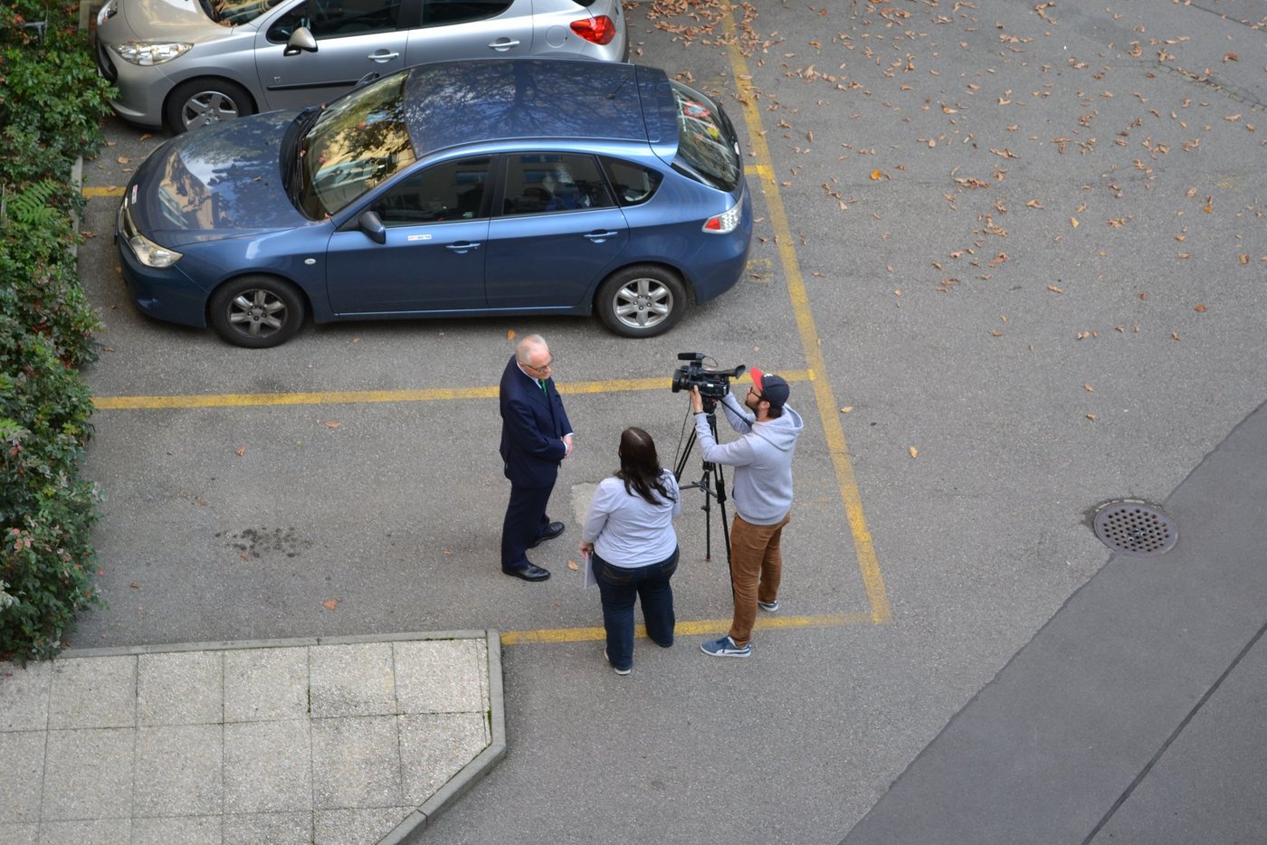 Rudolf Joder gibt keine Interviews mehr als Ständeratskandidat, wie hier für Tele Bärn. Er zog seine Kandidatur überraschend zurück. (Bild: Alois Heinzer)