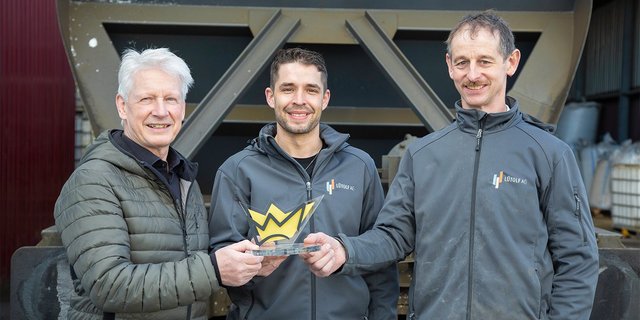 Die Lütolf Spezialitäten AG aus St. Margrethen mit Geschäftsführer Christian Lütolf (Mitte) ist Culinarium-König 2021 in der Kategorie Produktion. (Bild Culinarium)