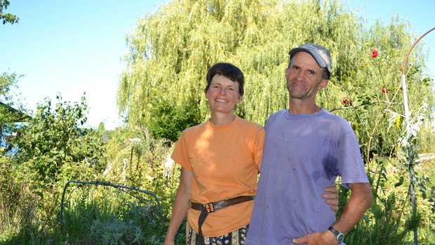 Auf dem Eulenhof lassen Edi Hilpert und seine Frau Käthi viele Elemente der Permakultur in ihren Obst- und Gemüsebau einfliessen. (Bilder Lisa McKenna)