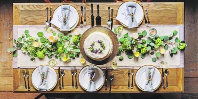 Festlich und mit viel Liebe zum Detail wurde der Tisch eingedeckt. Genau so, wie es die Gastgeberin geplant hat. (Bild Pixels)