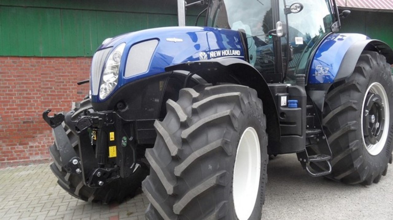 New-Holland-Traktor: Die Bucher Landtechnik AG hatte ihre Händler vertraglich verpflichtet, Ersatzteile der Marke bei ihr zu beziehen. (Symbolbild Pixabay)