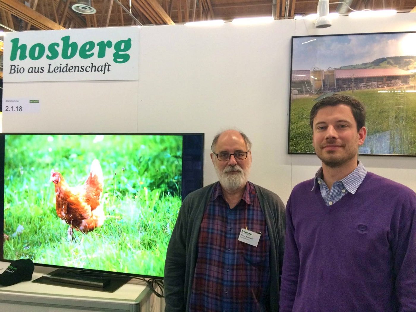 Bioeier-Spezialisten Alfred und sein Sohn Jonas Reinhard von der Hosberg AG in Rüti ZH. 