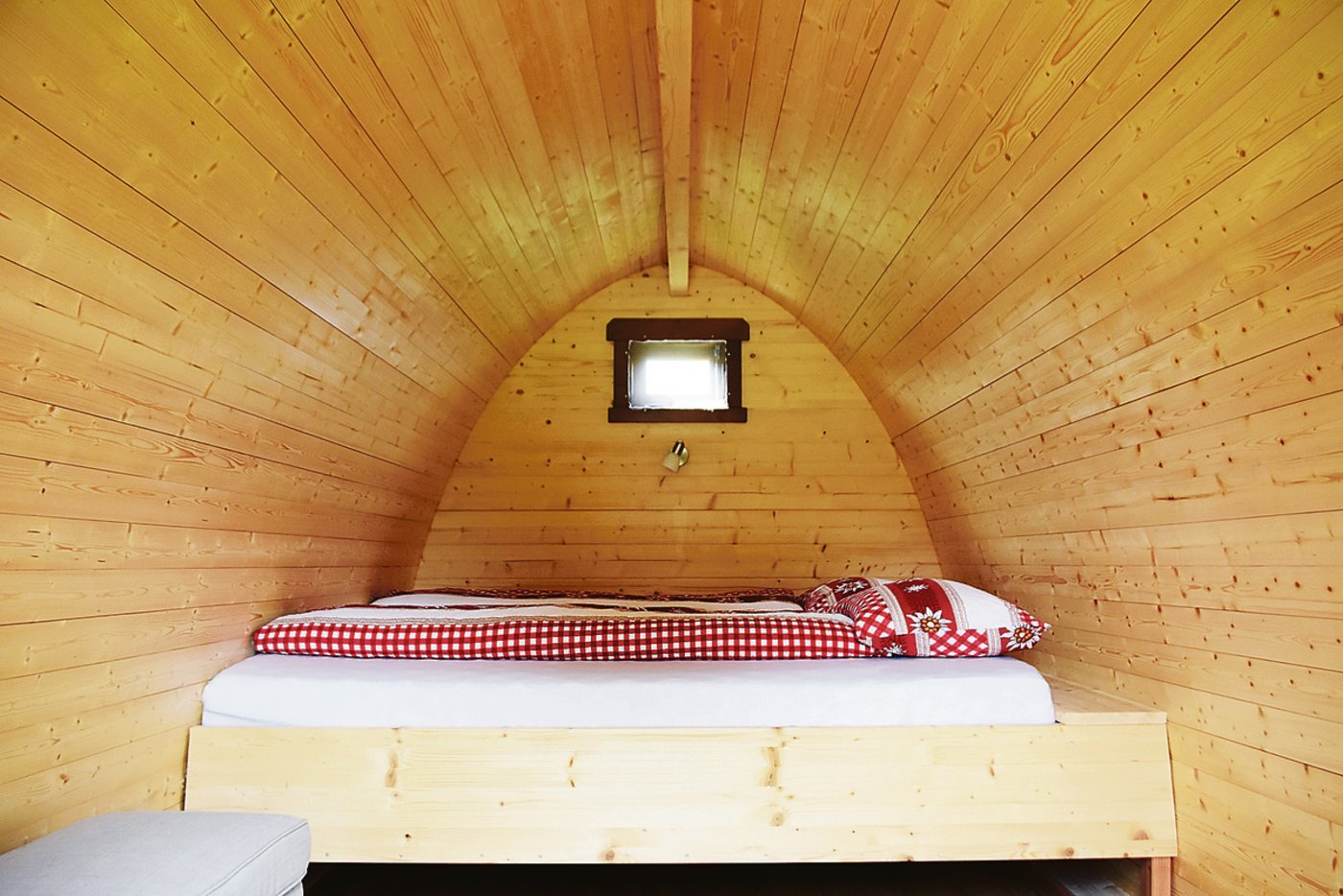 Im Doppelbett kann man es sich gemütlich machen.