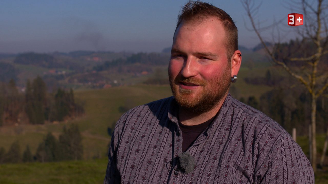 Küsu aus dem Kanton Bern ist der erste Gänsebauer, der bei der Kuppelshow sein Glück sucht.