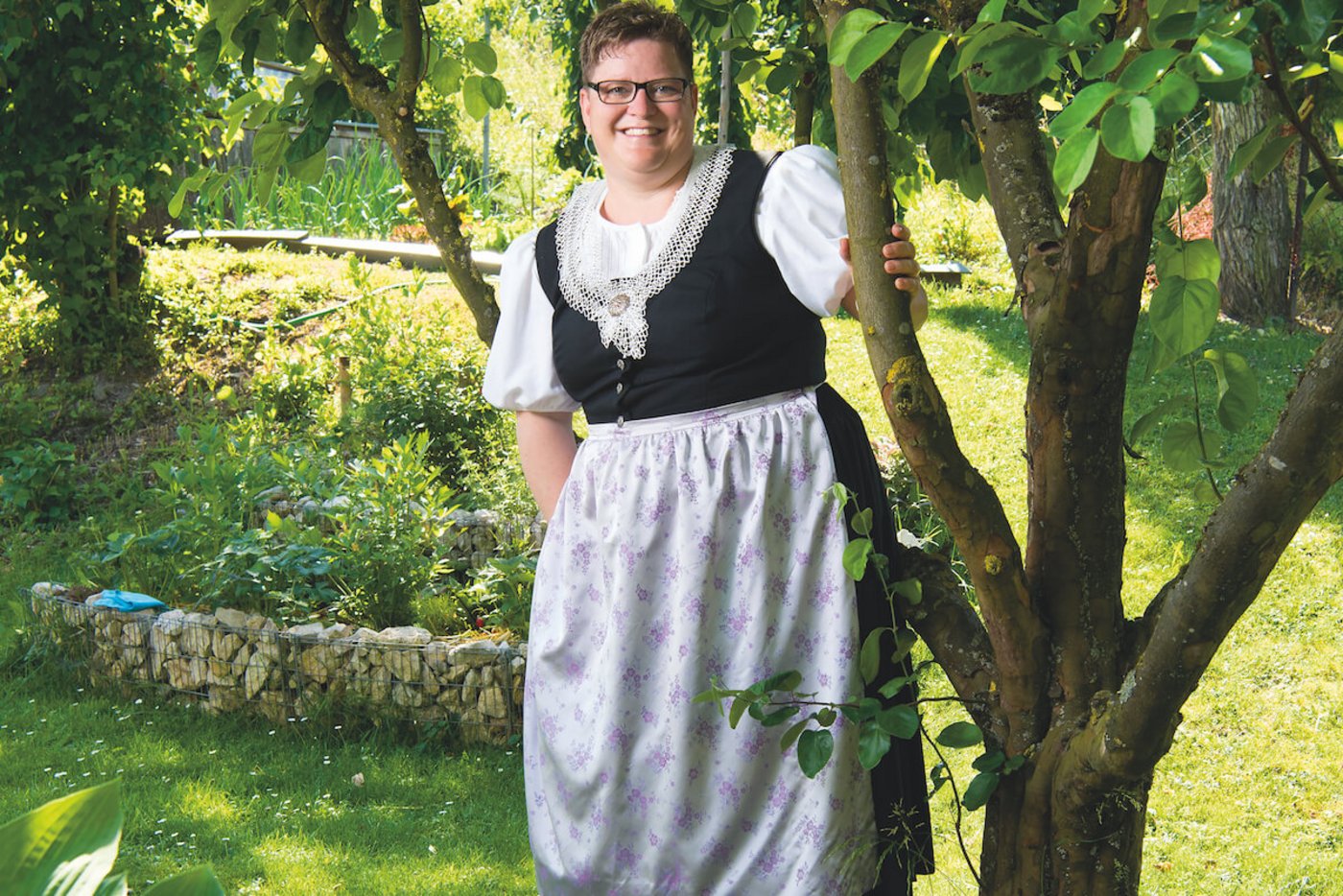 Yvonne Kaufmann in ihrer Weinländer Sonntagstracht. (Foto: Marion Nitsch)