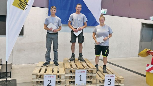 Die drei Bestplatzie Die drei Bestplatzierten dürfen im September zu den zentralen Berufsmeisterschaften nach Bern: Samuel Rasi (links), Florian von Rotz und Ramona Kofmel.