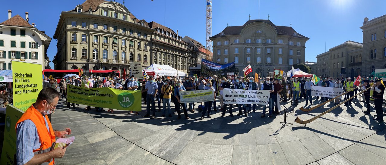 Die Befürworter machten lautstark auf ihr Anliegen aufmerksam. (Bild lja)