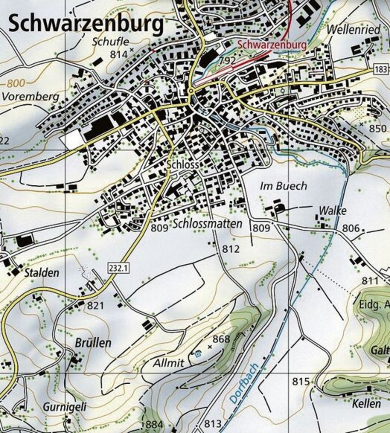 Das Dorf Schwarzenburg im Jahr 2018. Der Dorfbach verläuft gerade, da er zwischen 1900 und 1905 kanalisiert worden ist.