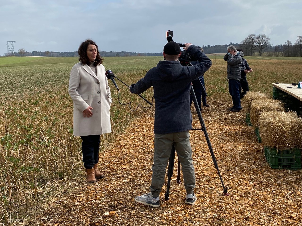 Initiantin Franziska Herren hatte heute viele Interviewfragen zu beantworten. (Bilder Jeanne Woodtli)