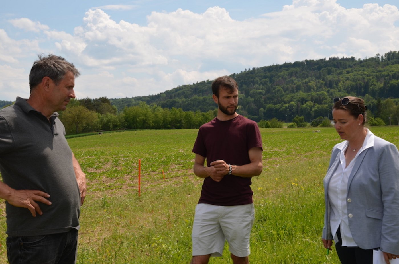 Daniel und David Vetterli (v.l.) im Gespräch mit der Thurgauer Regierungsrätin Carmen Haag. (Bilder Isabelle Schwander)