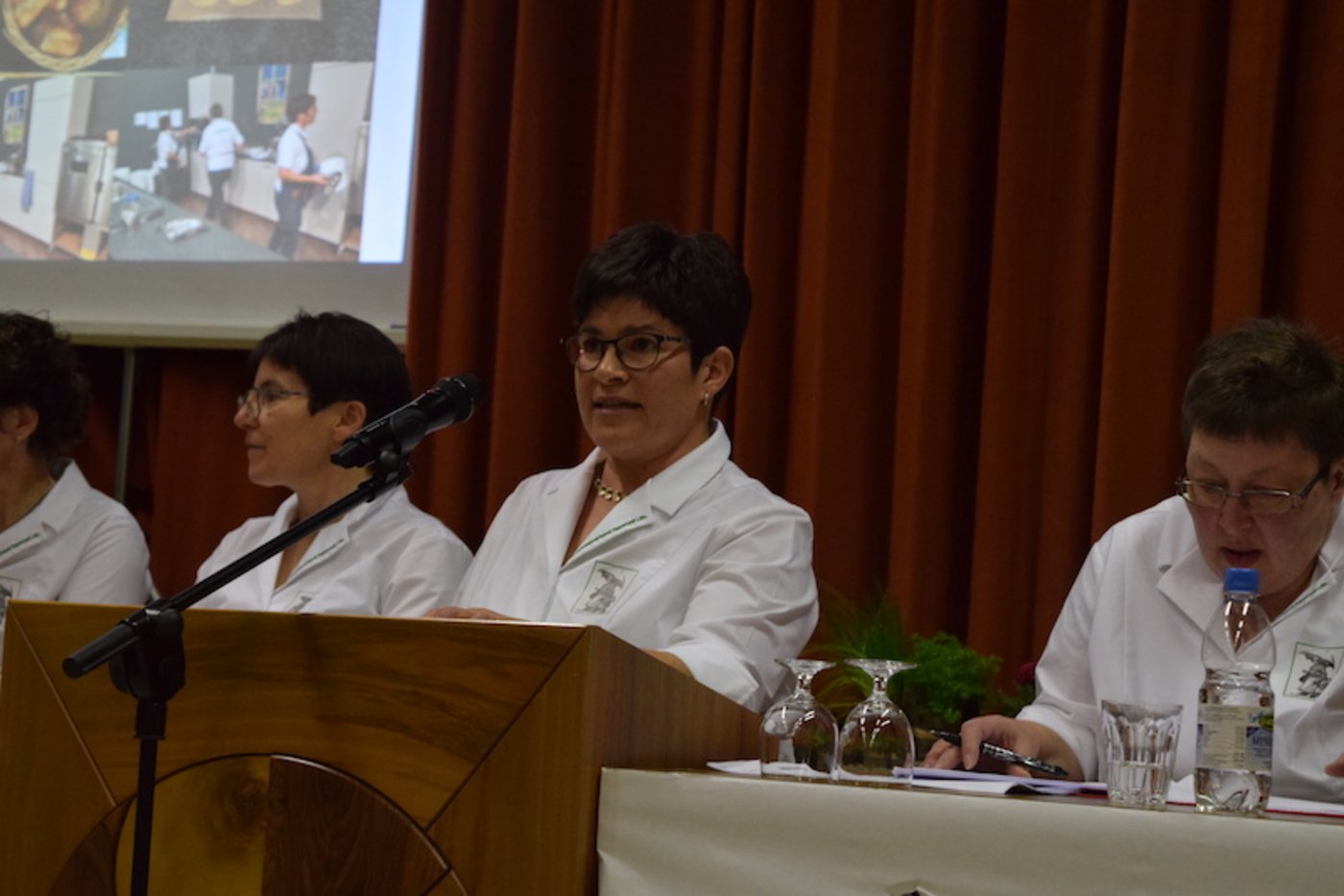 Mechtild Grubenmann (Mitte) führte souverän durch ihre erste Jahresversammlung als Präsidentin. (Bild sgi)