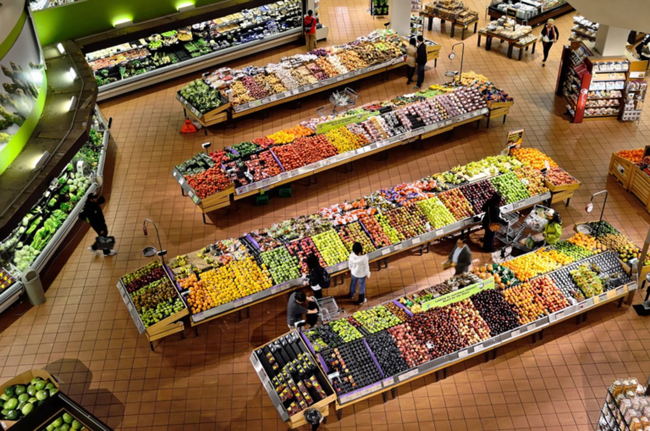Riesige Auswahl in einem Supermarkt - wonach greifen die Konsumenten? (Bild pd)