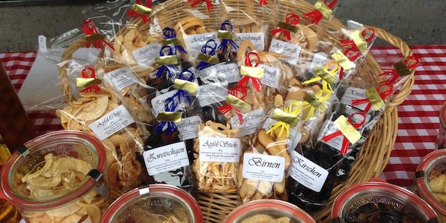 Mit einem eignen, guten Drucker oder der Druckerei des Vertrauens sehen die Etiketten auf den Hofprodukten gleich viel schöner aus. (Bild mih)