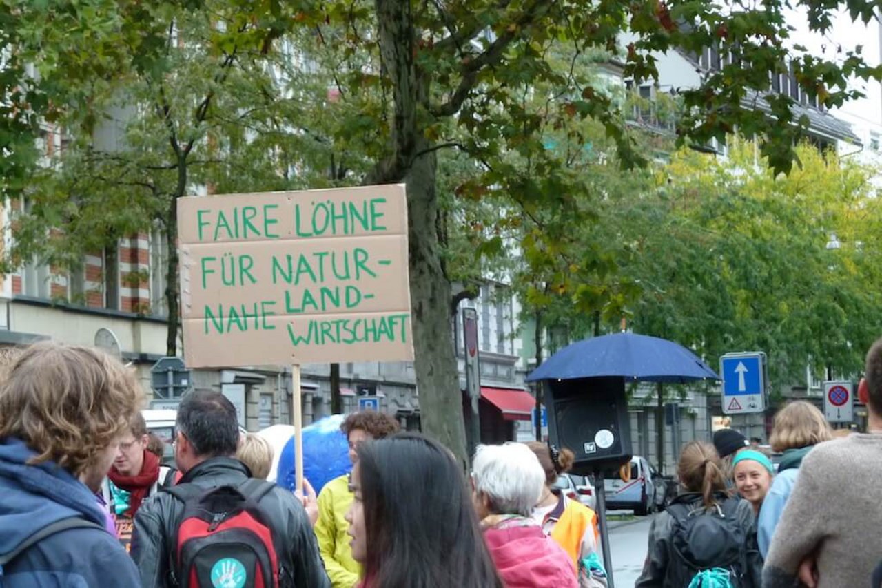 Die Redner waren sich einig darin, dass sich an der landwirtschaftlichen Produktion in der Schweiz einiges ändern muss. (Bild jsc)