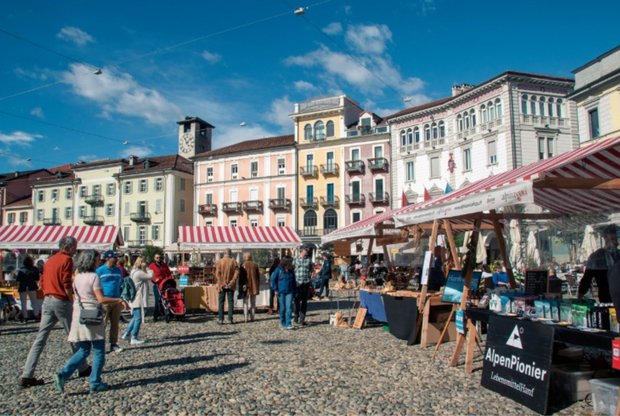 Der Alpinavera Markt in Locarno (Bild Alpinavera)