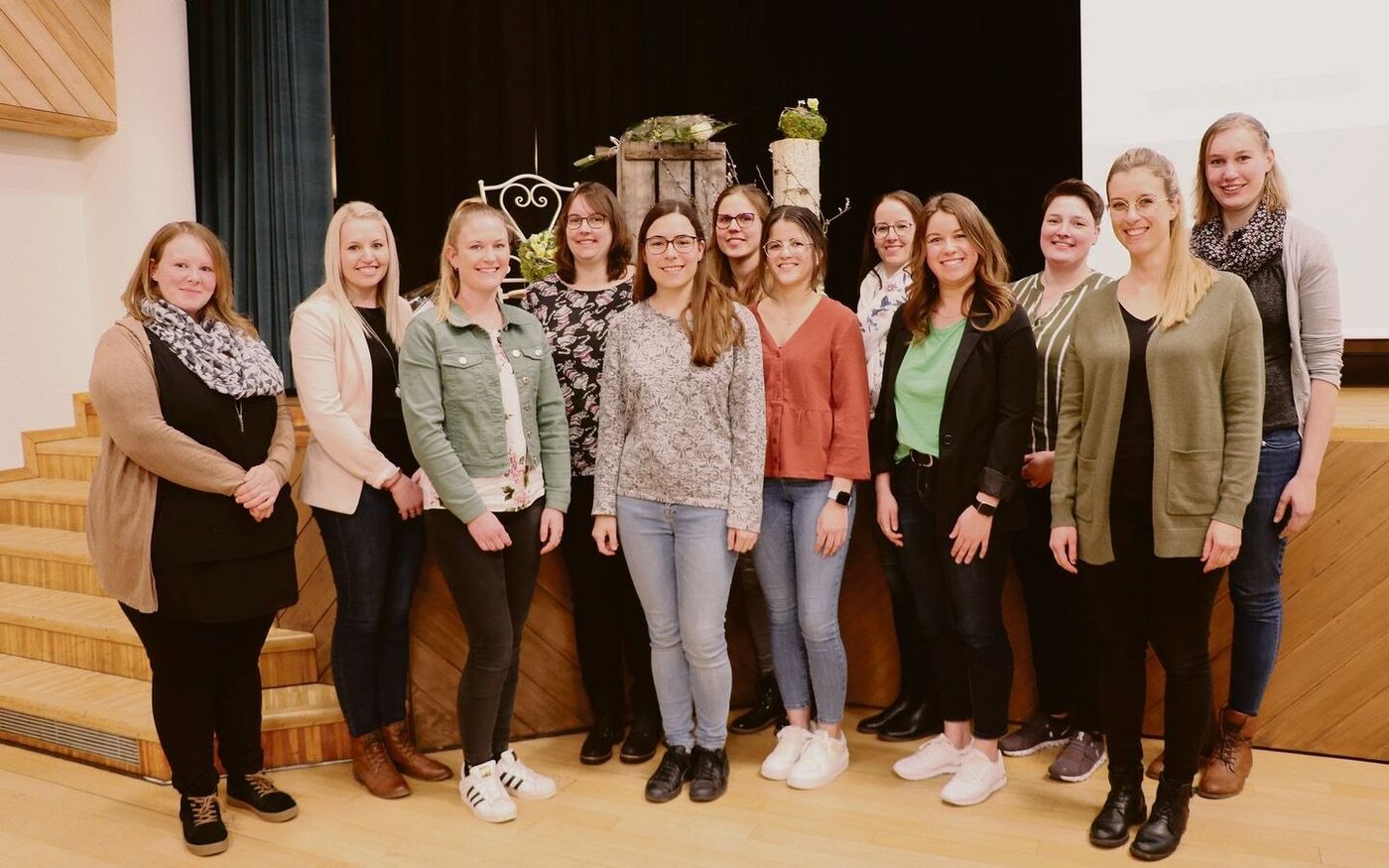Die anwesenden Absolventinnen der Berufsprüfung Bäuerin wurden willkommen geheissen.