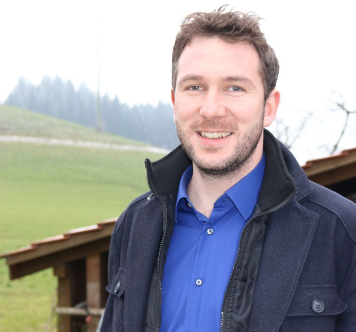 David Naef ist Bestatter aus Stettlen. Als gelernter Biobauer hat er einen engen Bezug zur Landwirtschaft. (Bild Simone Barth) 