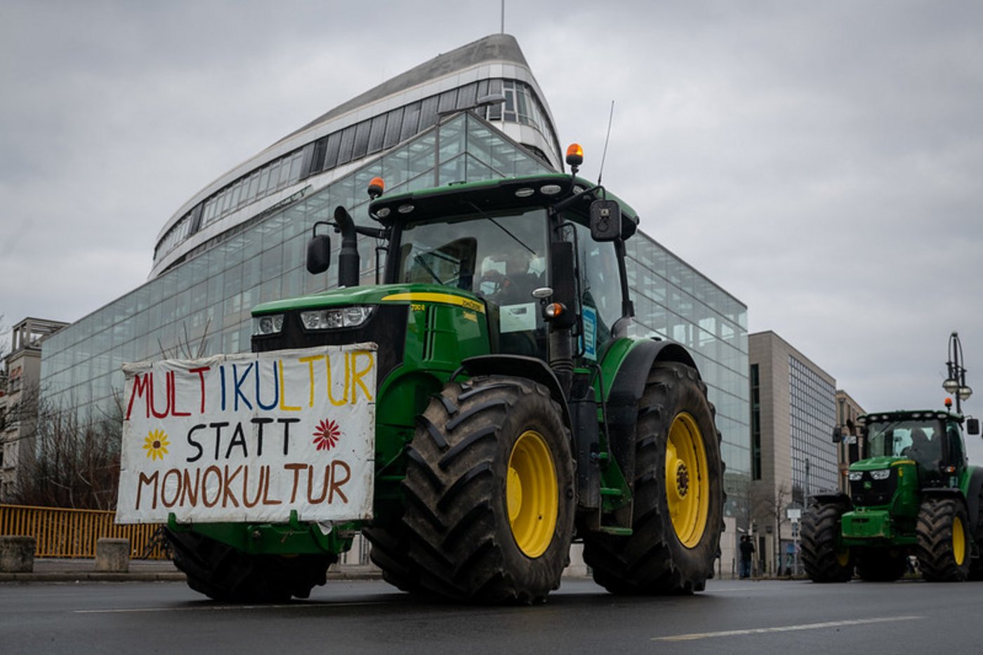 Bei «Wir haben es satt» sind laut Angaben der Bewegung Bio- wie auch konventionelle Landwirtinnen und Landwirte dabei. 