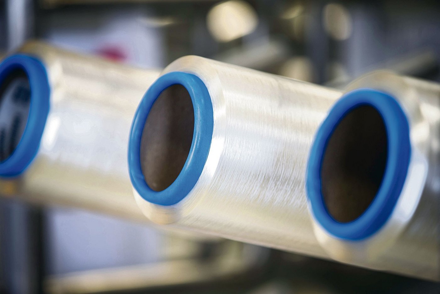 Tencel besteht aus holzbasierten Cellulosefasern, die zu Fäden gesponnen werden. (Bild Michael M. Vogl, Lenzing)