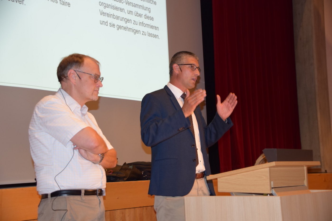Fabrice Bersier (rechts), der Präsident von Swisstabac, diskutierte mit den Mitgliedern über die nächsten Schritte in den Verhandlungen der Swisstabac-Sota-Konvention. (Bild lko)