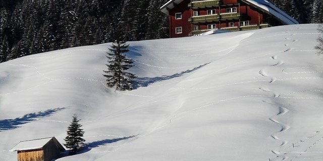 Viele Skipisten füren über private Grundstücke. (Symbolbild pixabay)