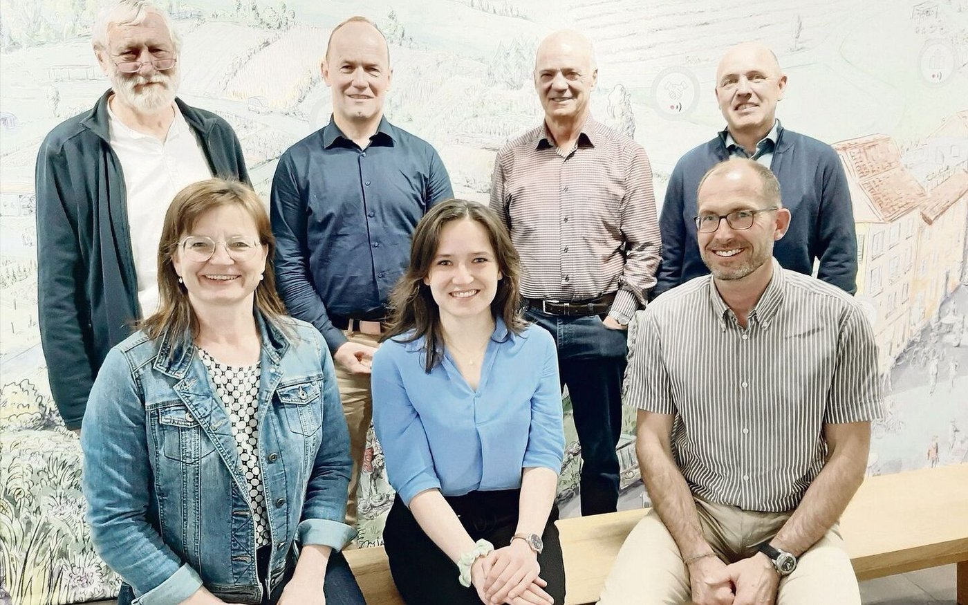 Vorstandsmitglieder (v. l. vorne): Priska Wismer, Anja Meier, Peter Meier; (v. l. hinten): Max Eichenberger, Jakob Lütolf und die Abtretenden Walter Haas und Josef Christen. Es fehlt Urs Marti.   