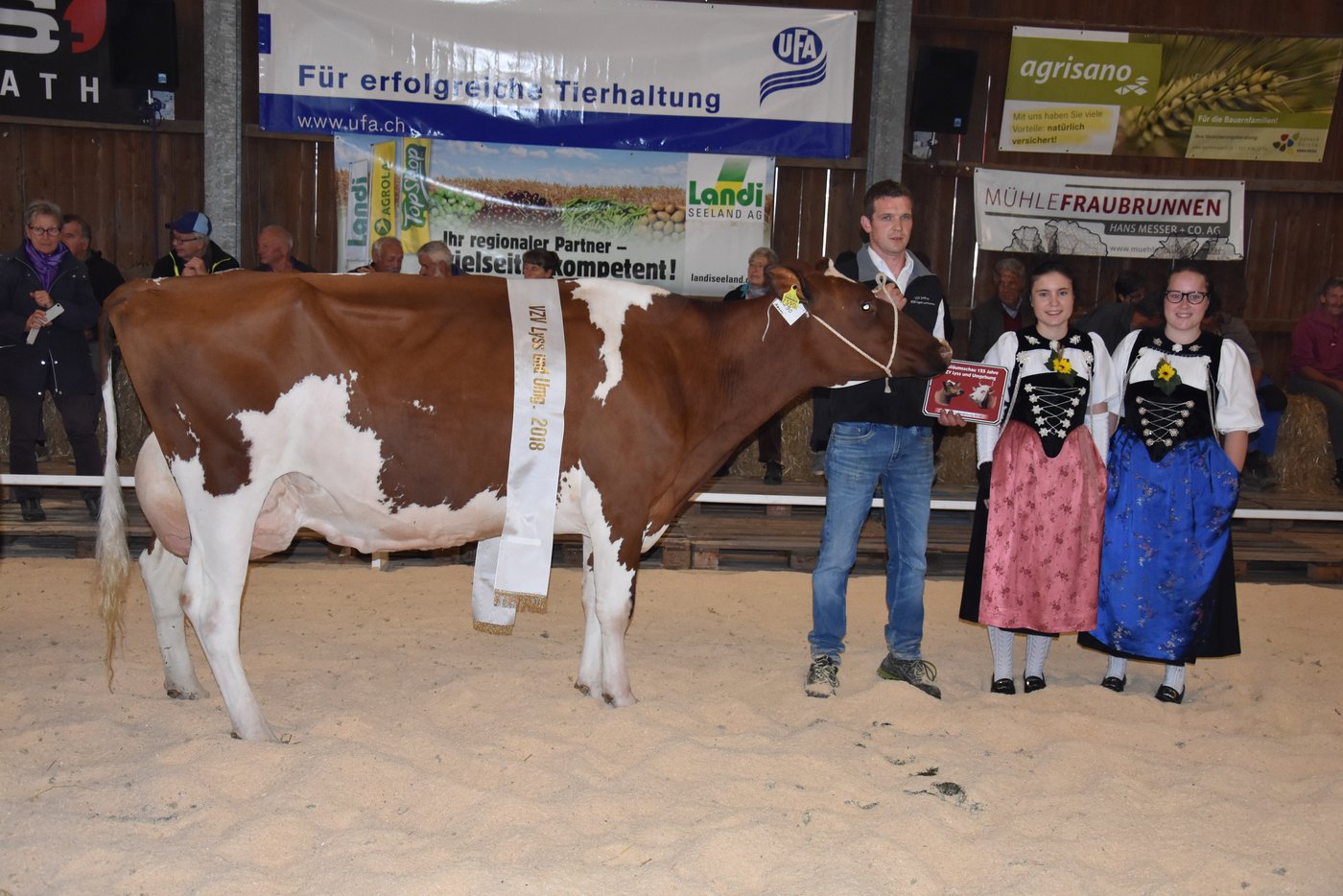 Zur Tagesmiss kürten die Experten die Siegerkuh der Klasse 7: Leonard Naomi (55 55 97) von Reto und Markus von Dach, Werdthof.