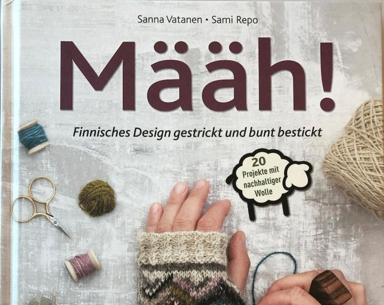 Im Buch «Määh!» werden Sticken und Stricken kreativ kombiniert. (Bild et)