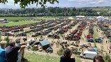 Das internationale Oldtimer-Traktorentreffen in Schötz zog Massen von Ausstellern und Besuchern an. (Bild: Josef Scherer)