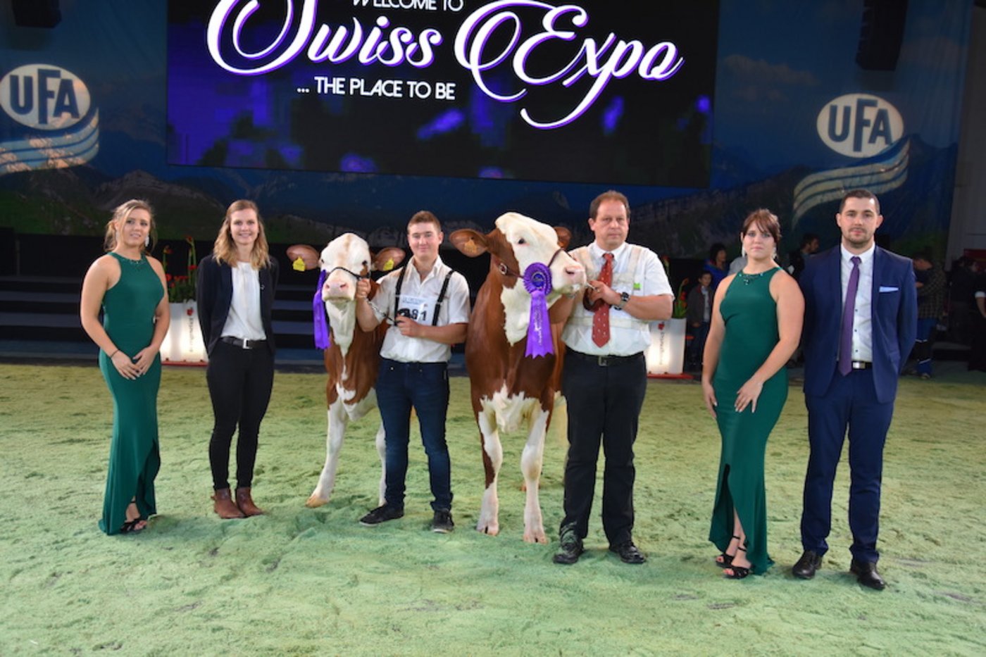Champion der Montbeliarde-Rinder wurde (r.): Fablo Najah, Cat du Sonnenhof,  Bischwiler (F), und Reserve Jarek Junkie, Benoit Erb aus La Côte aux Fées NE..