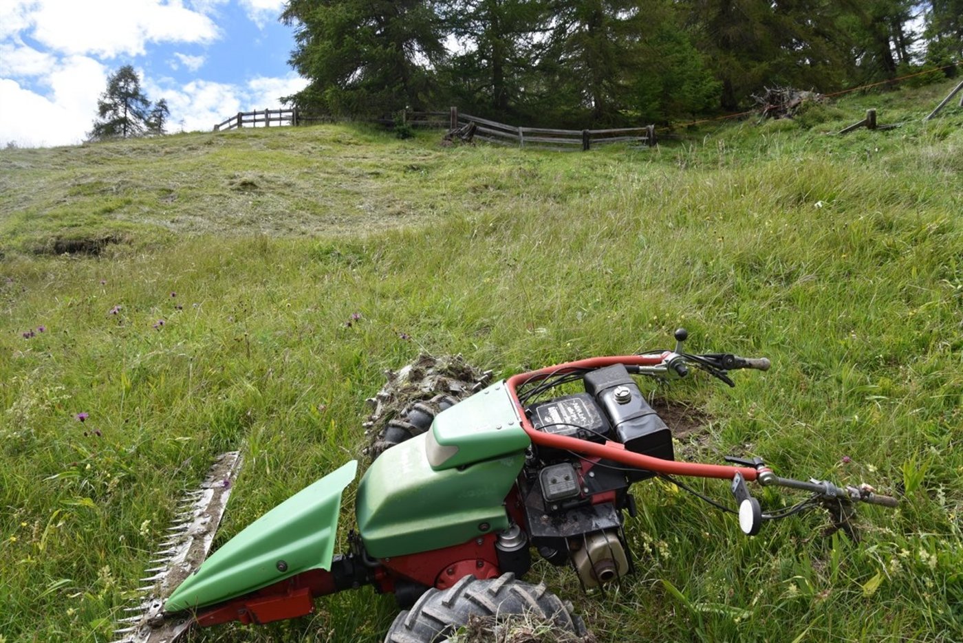 Mit diesem Mäher kam es zum Unfall. (Bild Kapo GR)