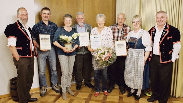 Ehrungen für Peter Wüthrich, Andreas Fahrni, Monika und Gabriel Wey-Kurmann, Heidi Häfliger, Hans Vogel, Bethli Portmann und Pius Schmid (v. l. n. r.).