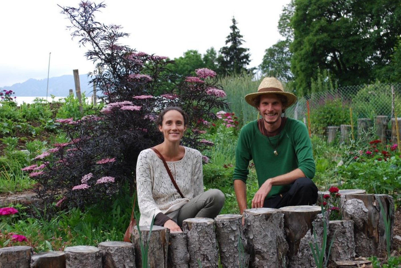 Sarah Daum, Leiterin des Permakultur-Bildungszentrum und Simon Meyer, Mitverantwortlicher für den Gemüseanbau. (Bild 1/4 / Bilder: jsc/zVg)
