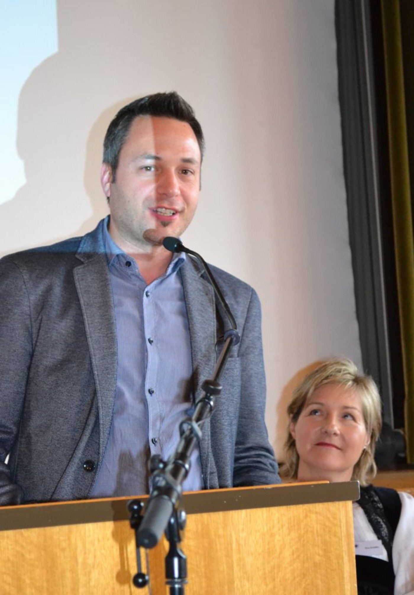 Umwarb die Landfrauen: Jürg Marti, Gemeindepräsident von Steffisburg und OK-Präsident des 50. Bernisch-Kantonalen Jodlerfestes von Anfang Juni, freut sich auf die Mithilfe der Landfrauen. (Bild Alois Heinzer)