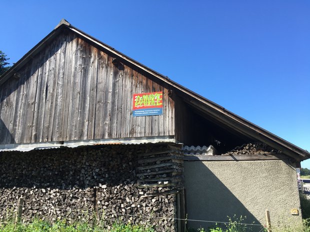 Ein klares Nein zu den beiden Agrar-Initiativen Die Schweizer Landwirtschaft ist sichtlich erleichert über das Resultat der Abstimmung und dankt den Stimmbürgerinnen und Stimmbürgern für das Vertrauen. (Bild Jil Schuller)