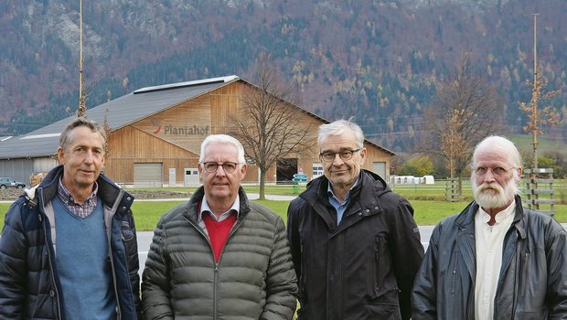 Curdin Foppa, Carl Brandenburger, Rolf Hanimann und Markus Racine (v. l. n. r.) engagieren sich für die landwirtschaftliche Ausbildung in Georgien.(Bild Christian Weber)