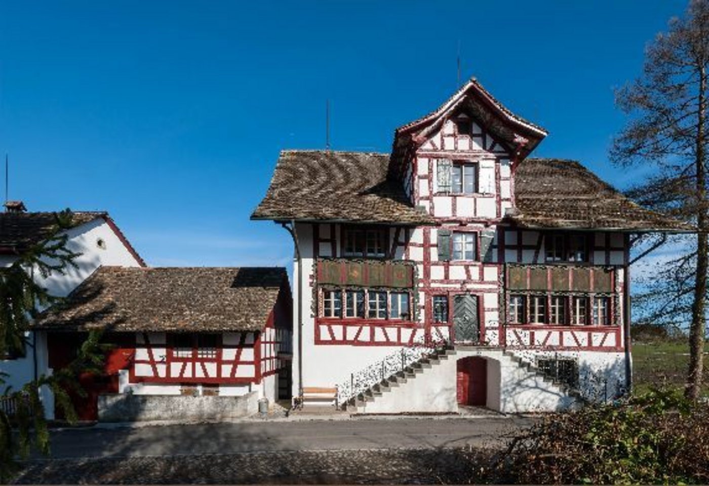 Mit dem Schweizer Denkmalpreis ausgezeichnet: Das Menzihaus beim Lützelsee in Hombrechtikon. (Bilder Hochbauamt Kanton Zürich, Mark Röthlisberger.