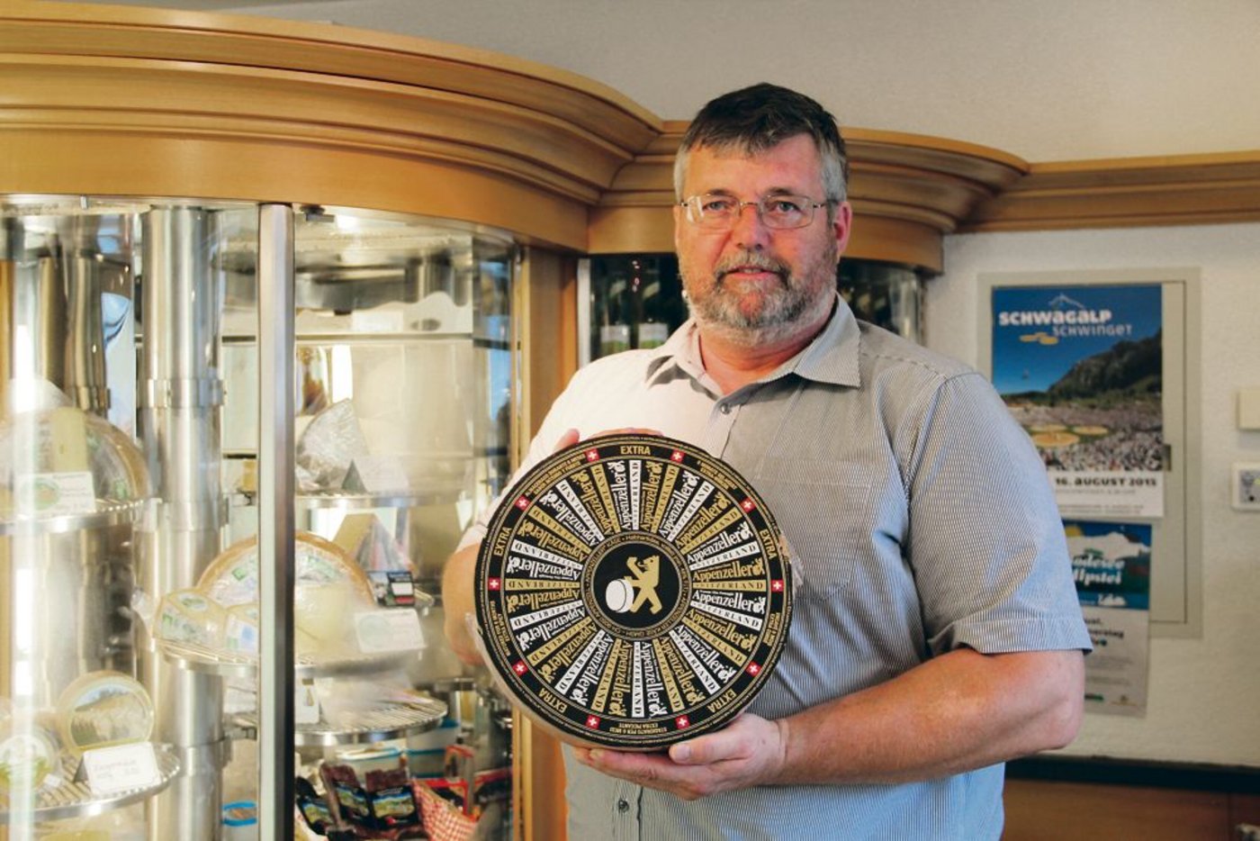 «Die Verbundenheit mit dem Appenzeller-Käse ist offenbar grösser, als ich es selbst habe wahrhaben wollen.»   So kommentiert Christoph Holenstein seine Rückkehr zur Sortenorganisation. (Bild Christian Weber)