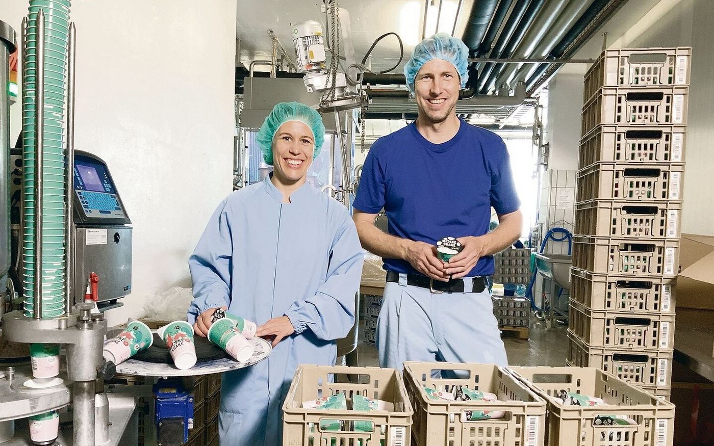 Doris Erne (Wheycation) nutzt für ihre Shakes die Molke von René Stöckli (Schwyzer Milchhuus).