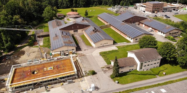 Am 18. September erfolgte die Aufrichtung des neuen Bürogebäudes der Suisag. (Bilder Suisag)